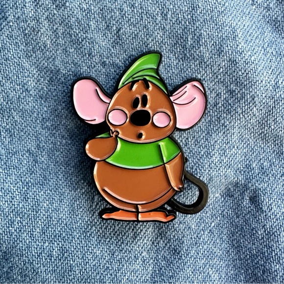 Cinderella Enamel Pin - Gus Gus | Disney - Picture 5 of 6